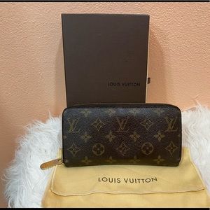 Louis Vuitton Zippy Wallet